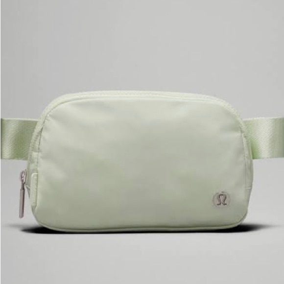 Lululemon Everywhere Belt Bag 1L Green Pastel Kholrabi - Picture 1 of 6